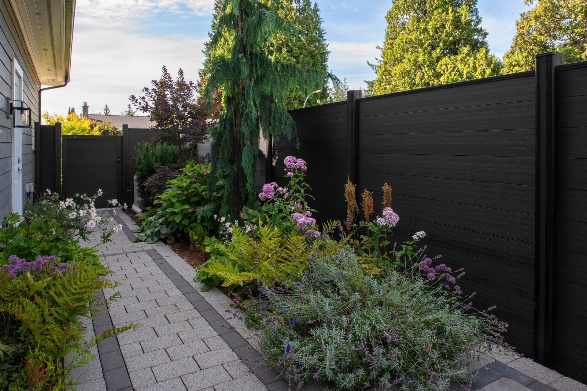 Garrow project with NeoLine composite fencing and gates