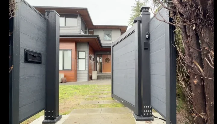 Graphite Full Privacy fencing — 26th St. W