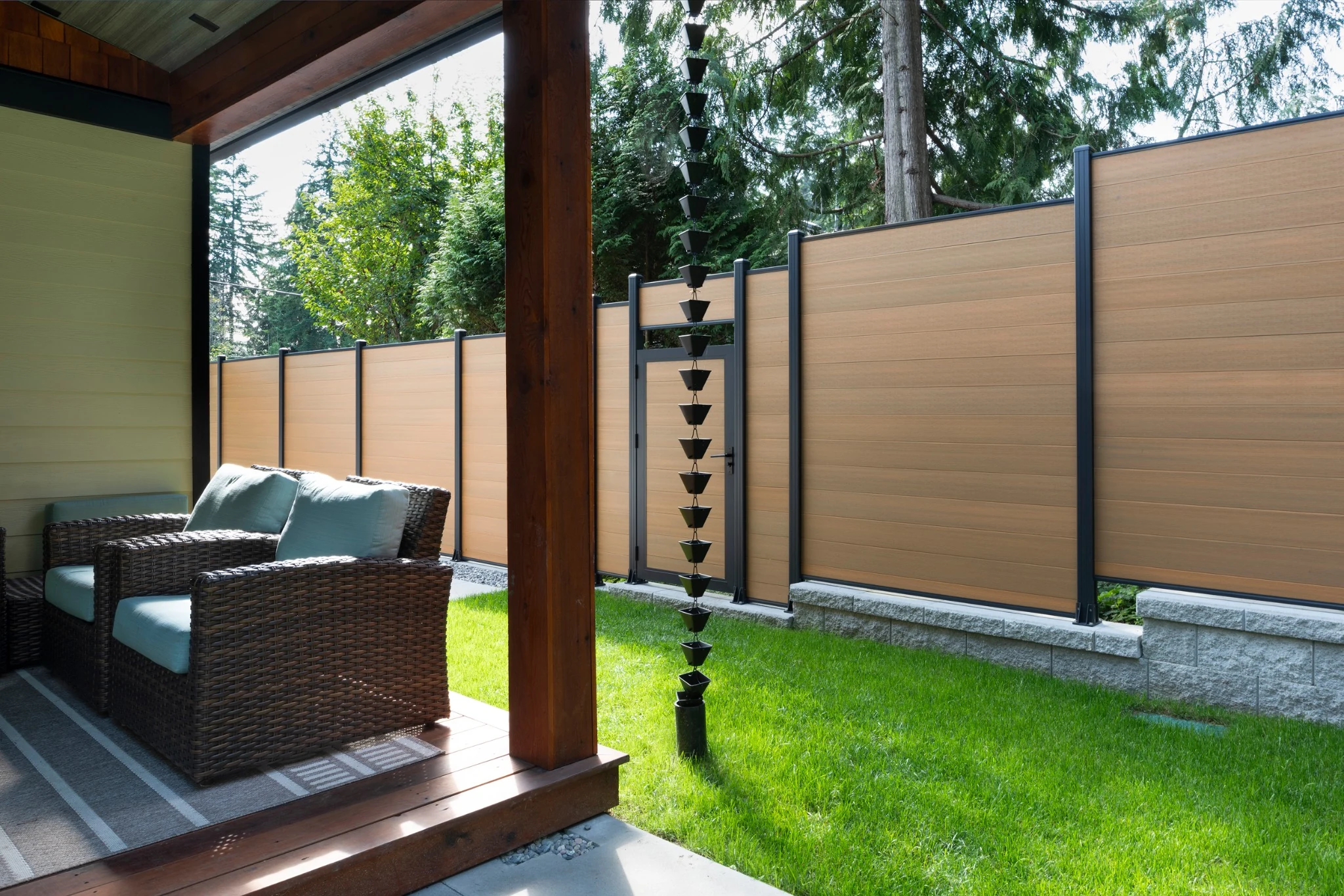 Arborlynn · Honey Oak · Black aluminum posts